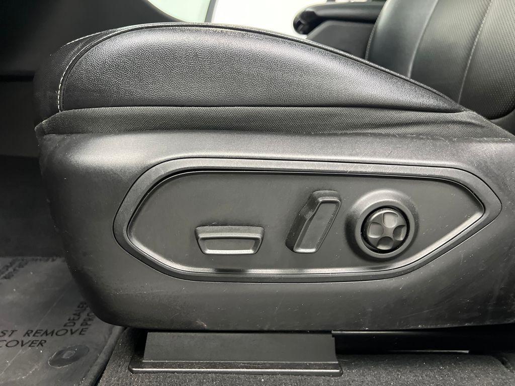 used 2024 Jeep Grand Cherokee L car, priced at $35,889