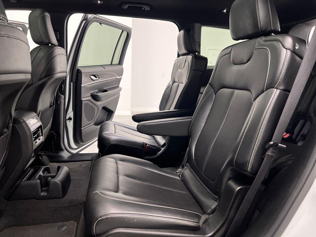 used 2024 Jeep Grand Cherokee L car, priced at $35,889