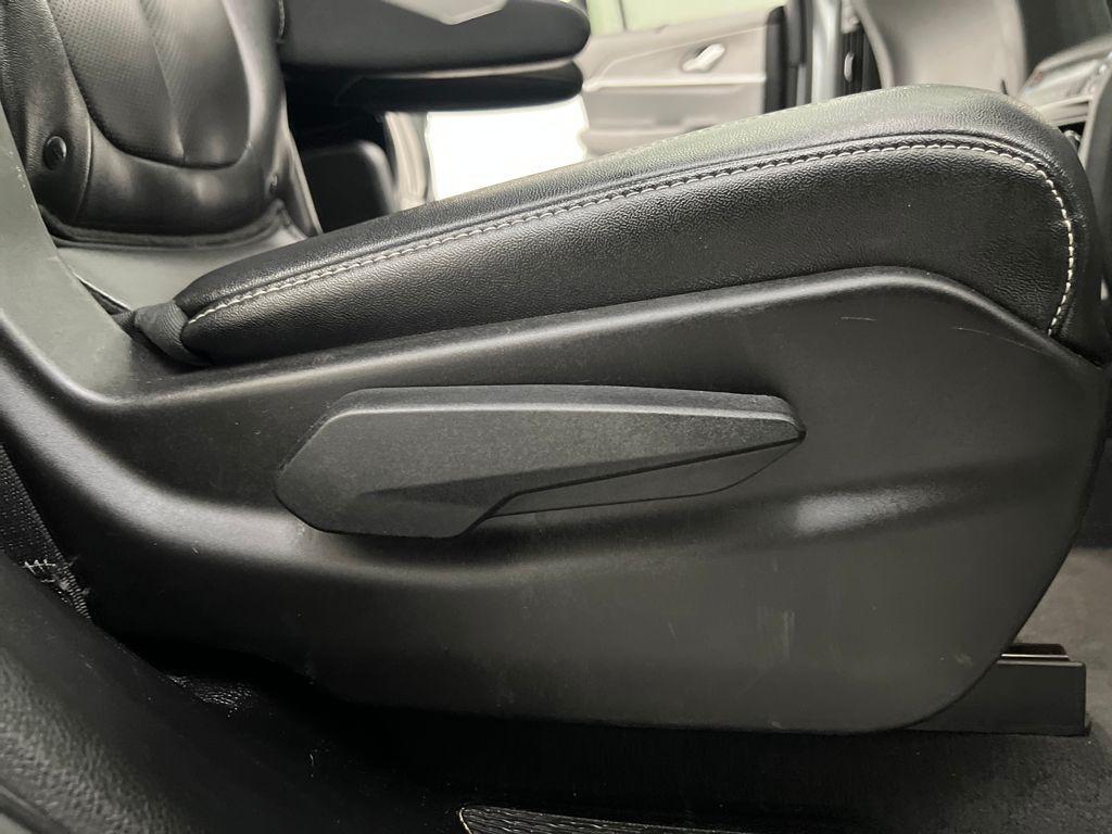 used 2024 Jeep Grand Cherokee L car, priced at $35,889