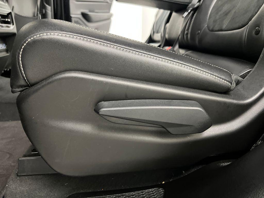 used 2024 Jeep Grand Cherokee L car, priced at $30,689