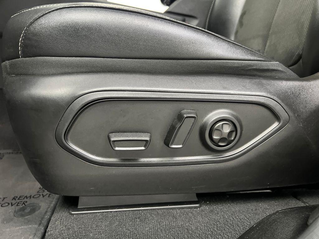 used 2024 Jeep Grand Cherokee L car, priced at $30,689