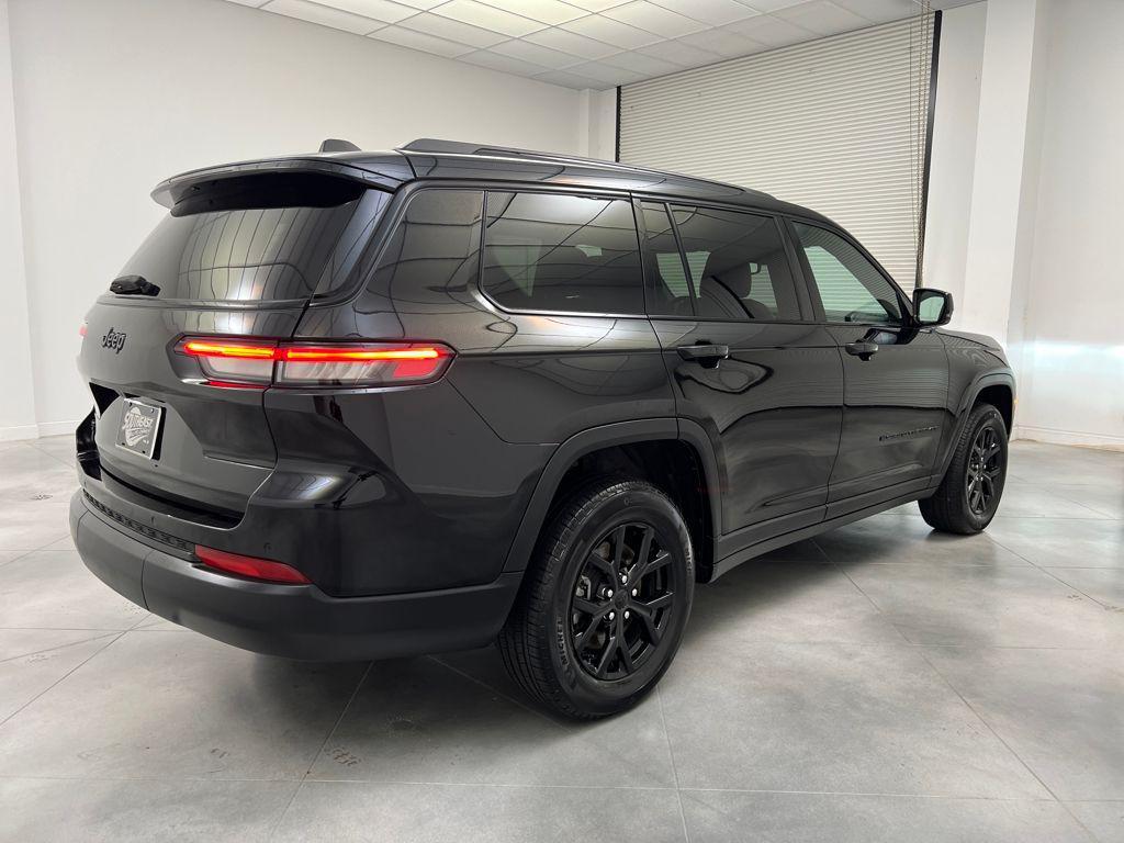 used 2024 Jeep Grand Cherokee L car, priced at $30,689