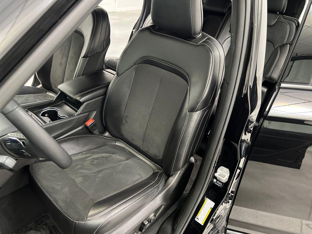 used 2024 Jeep Grand Cherokee L car, priced at $30,689