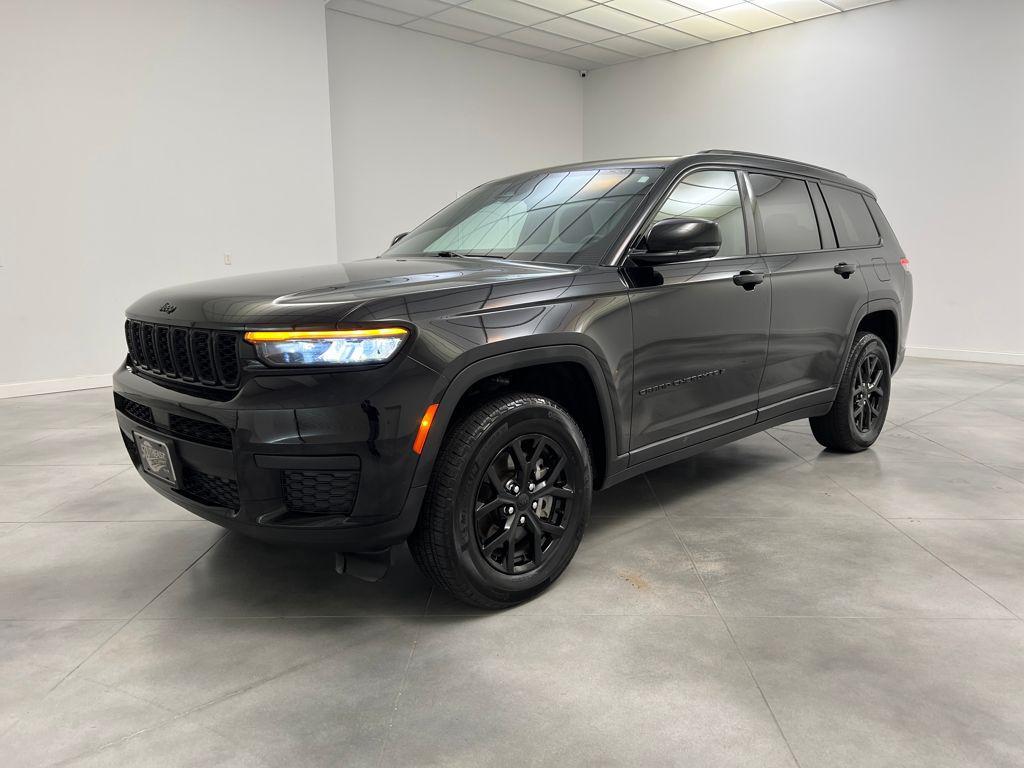 used 2024 Jeep Grand Cherokee L car, priced at $30,689
