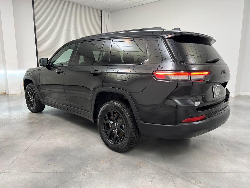 used 2024 Jeep Grand Cherokee L car, priced at $30,689