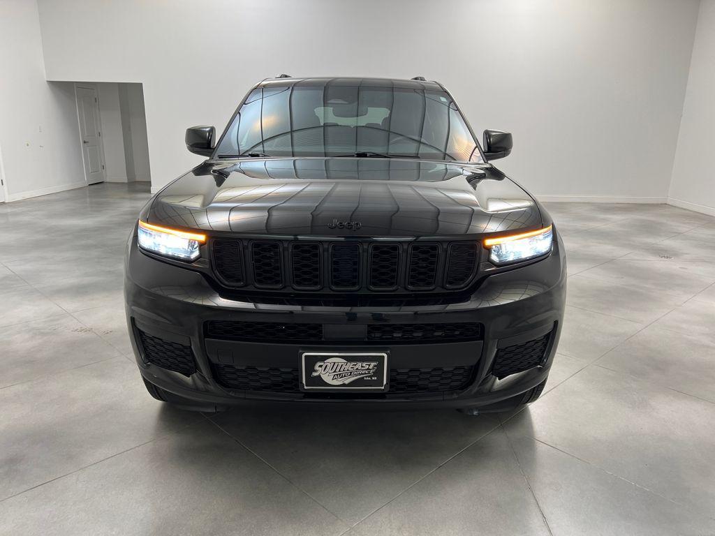 used 2024 Jeep Grand Cherokee L car, priced at $30,689