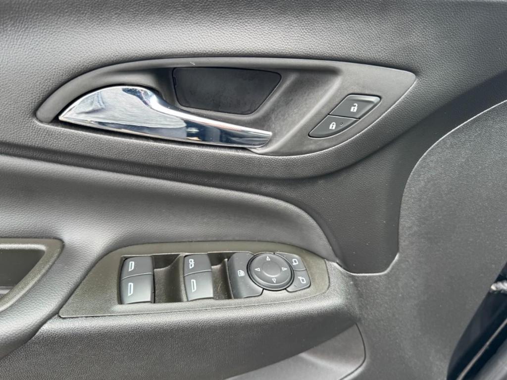 used 2023 Chevrolet Equinox car, priced at $23,990