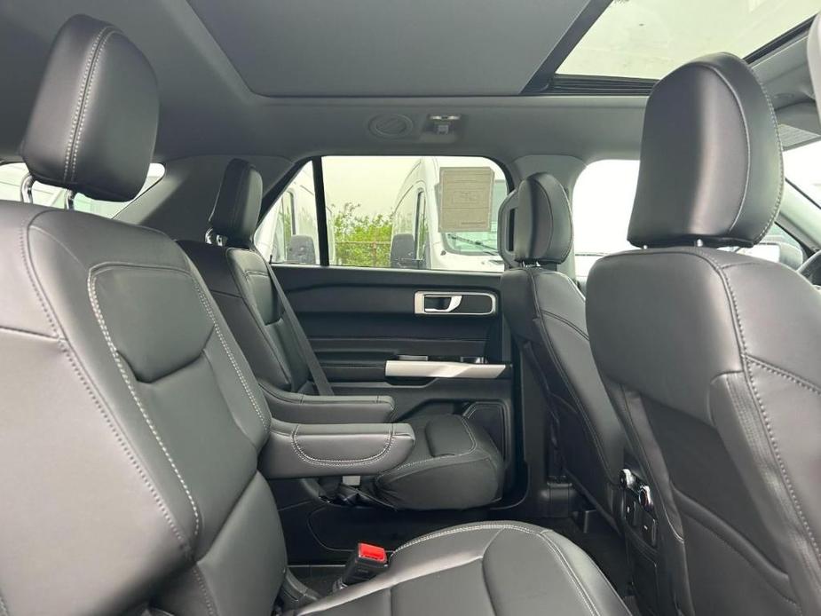 new 2024 Ford Explorer car, priced at $42,085