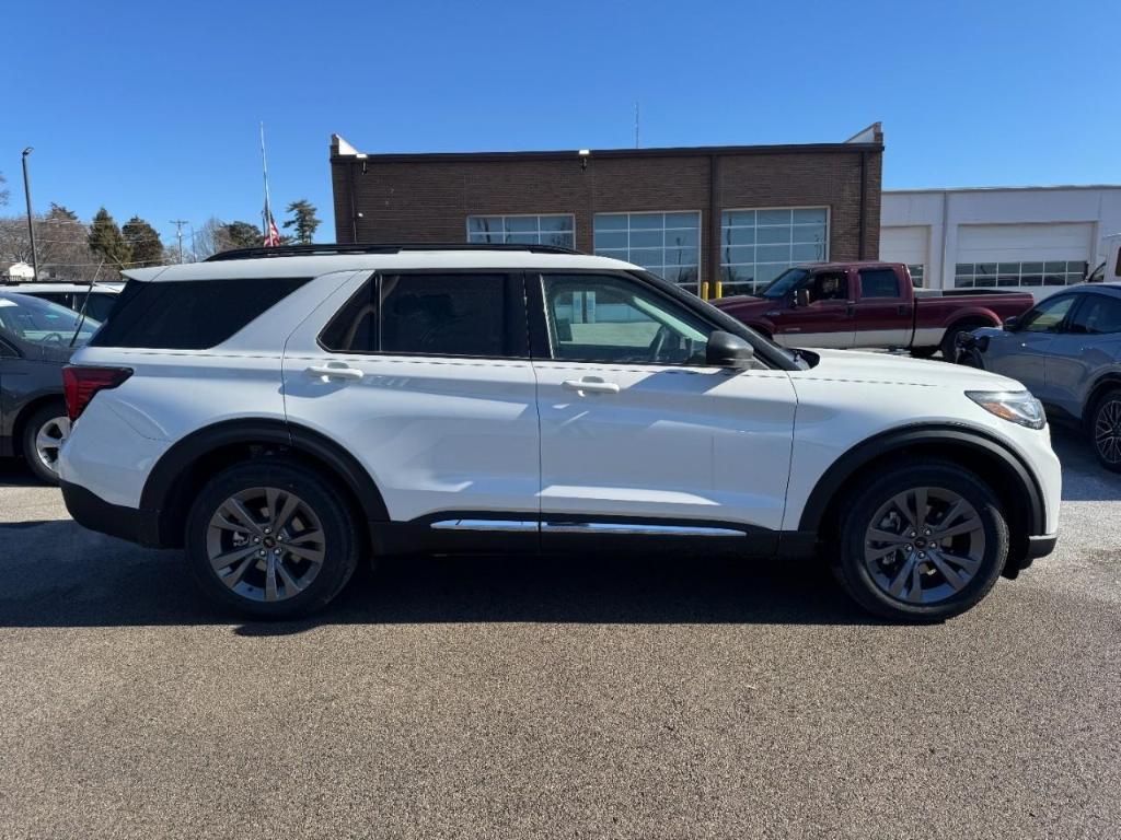 new 2025 Ford Explorer car, priced at $46,695