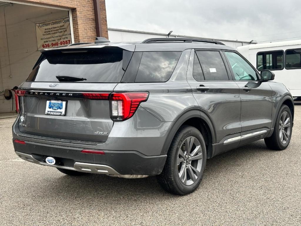 new 2025 Ford Explorer car, priced at $46,300