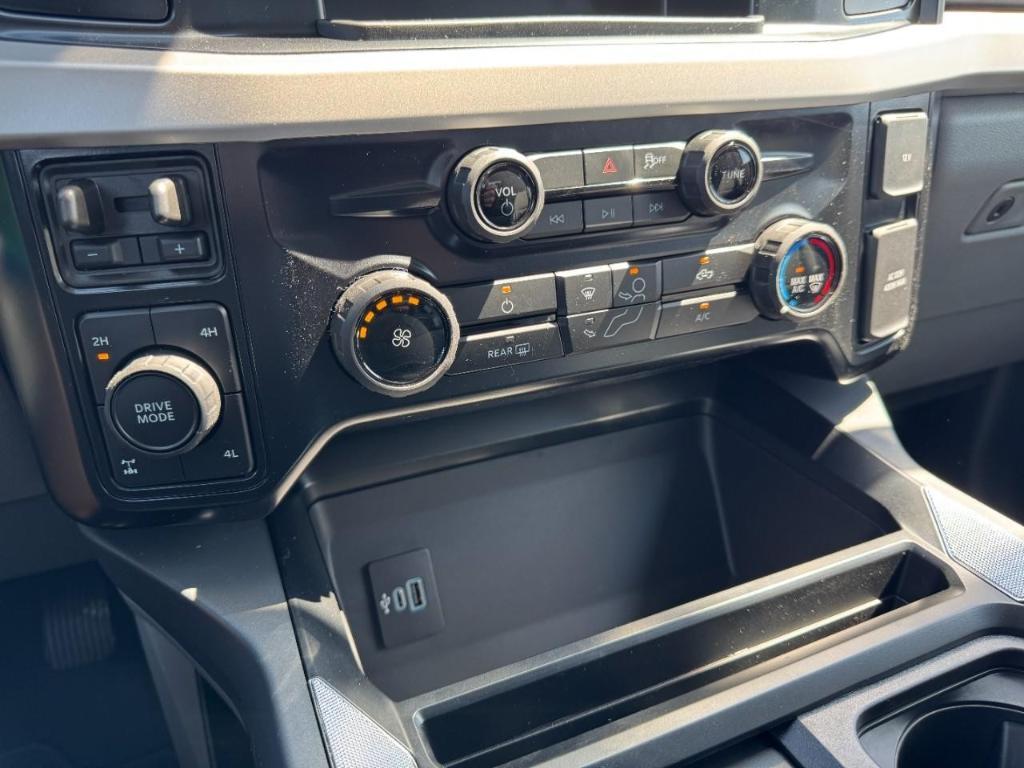 new 2025 Ford F-250 car, priced at $58,625