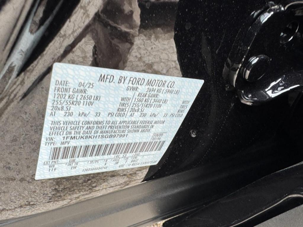 new 2025 Ford Explorer car, priced at $46,664