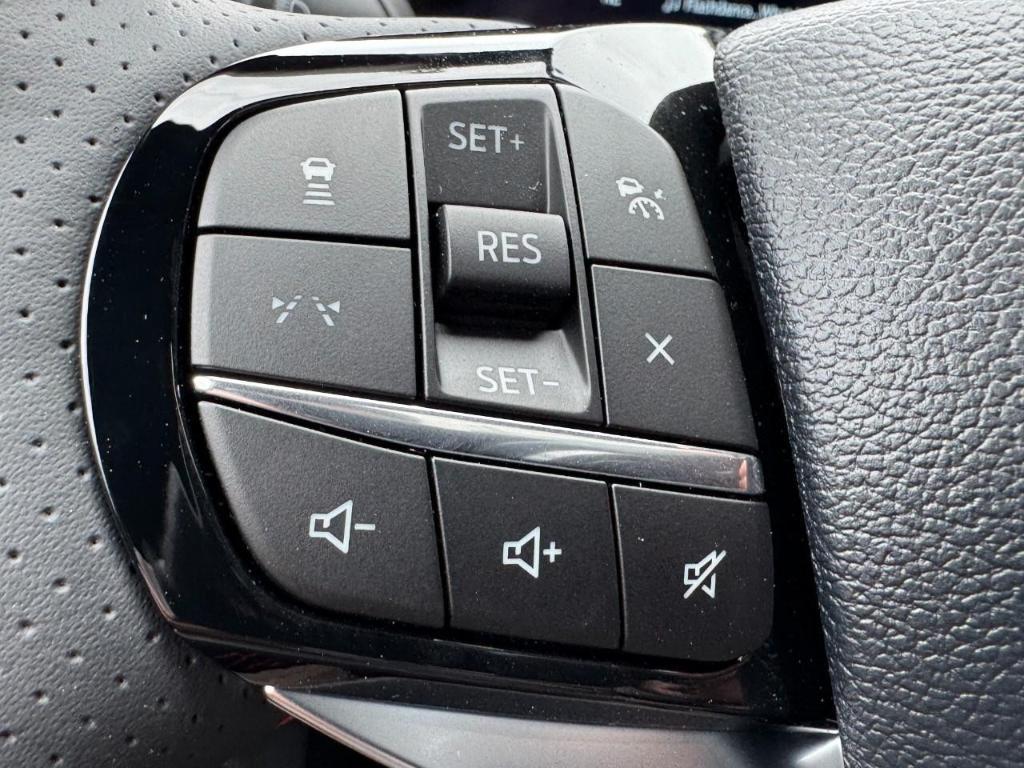 new 2025 Ford Explorer car, priced at $46,664