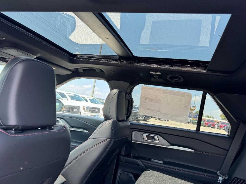 new 2025 Ford Explorer car, priced at $46,664