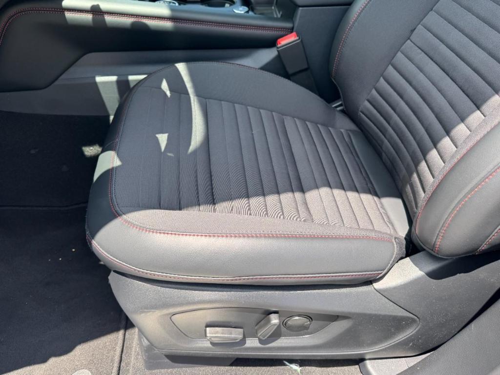new 2025 Ford Explorer car, priced at $46,664
