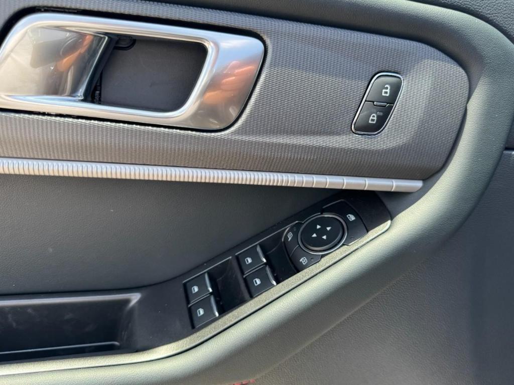new 2025 Ford Explorer car, priced at $46,664