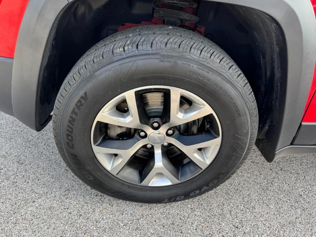 used 2017 Jeep Cherokee car, priced at $9,990