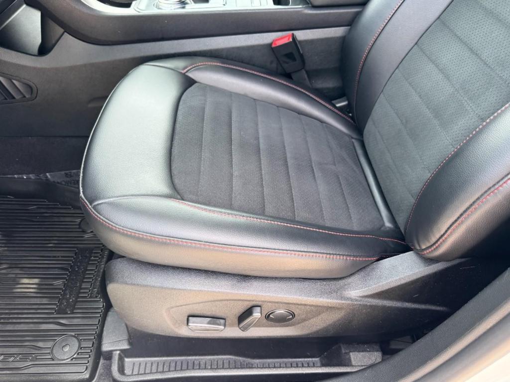used 2024 Ford Edge car, priced at $39,990
