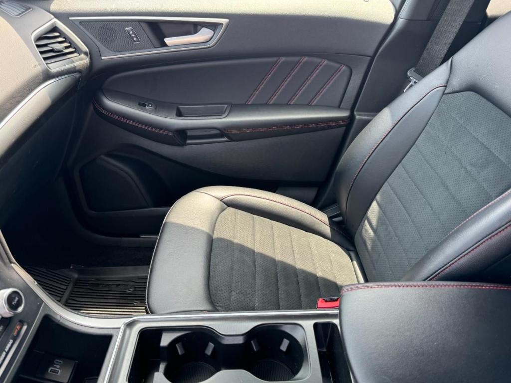 used 2024 Ford Edge car, priced at $39,990