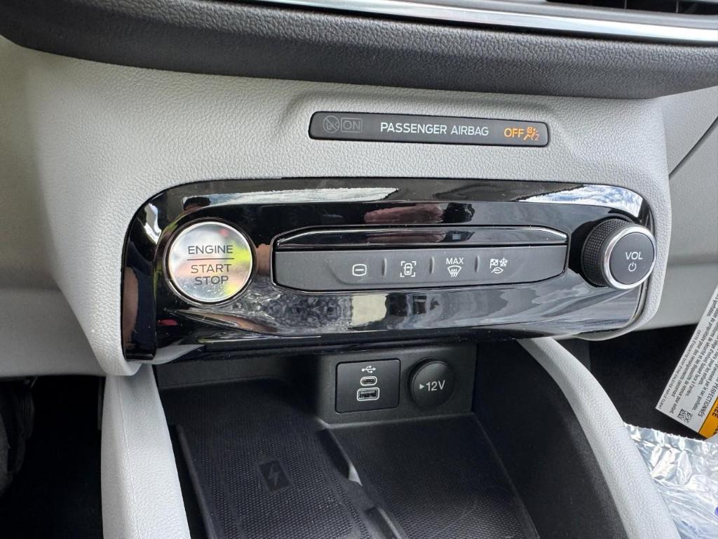 new 2025 Ford Escape car, priced at $40,195
