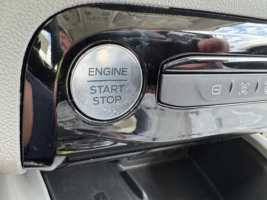 new 2025 Ford Escape car, priced at $40,195