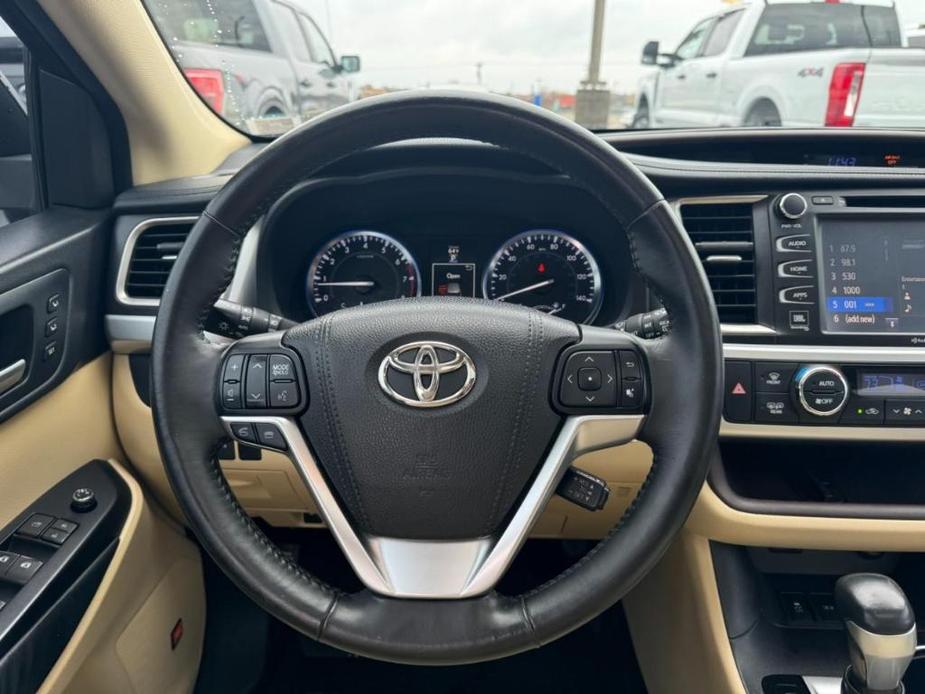 used 2015 Toyota Highlander car, priced at $18,762