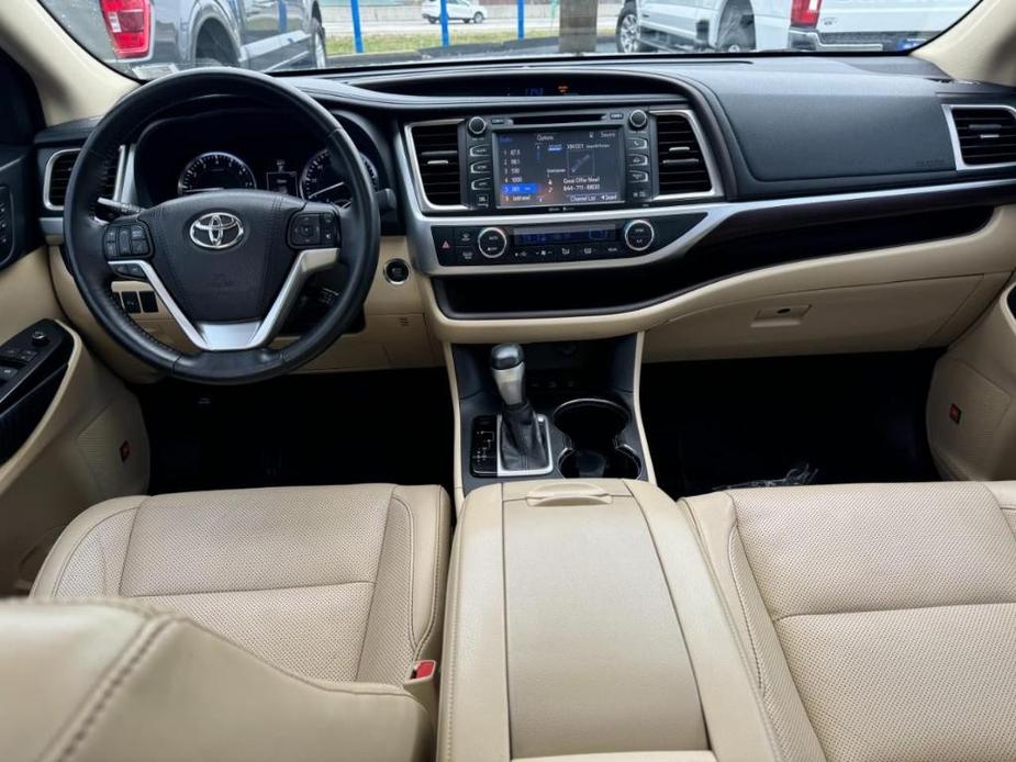 used 2015 Toyota Highlander car, priced at $18,762