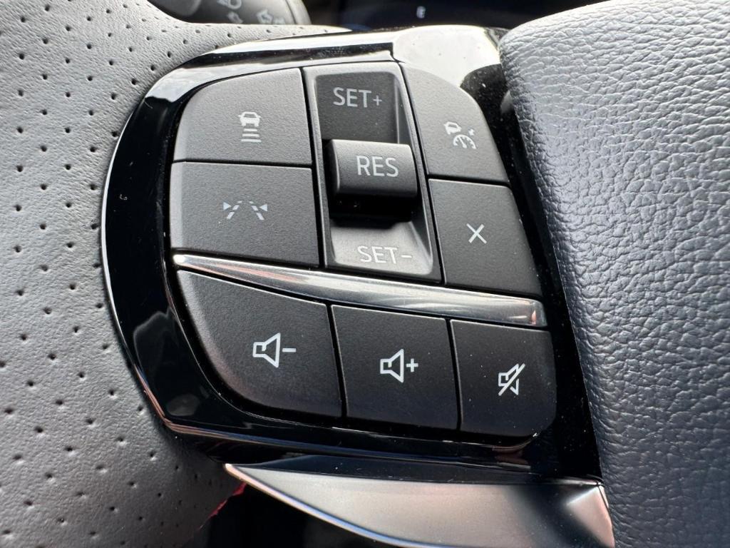 new 2025 Ford Explorer car, priced at $61,725