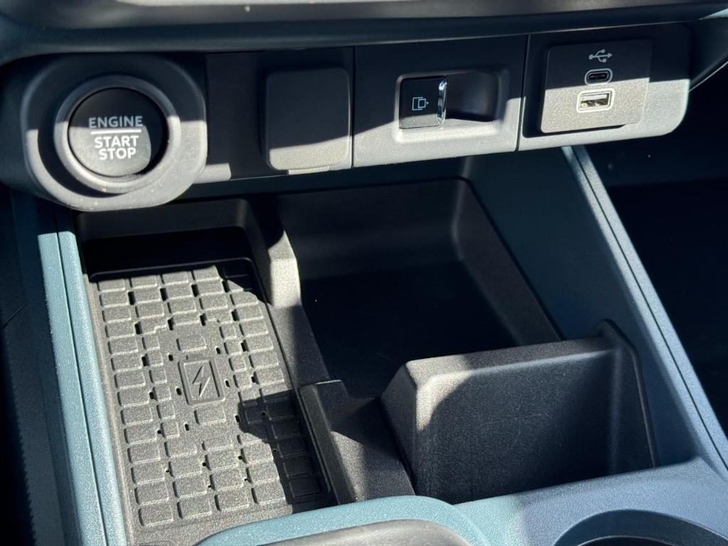 new 2025 Ford Maverick car, priced at $40,032