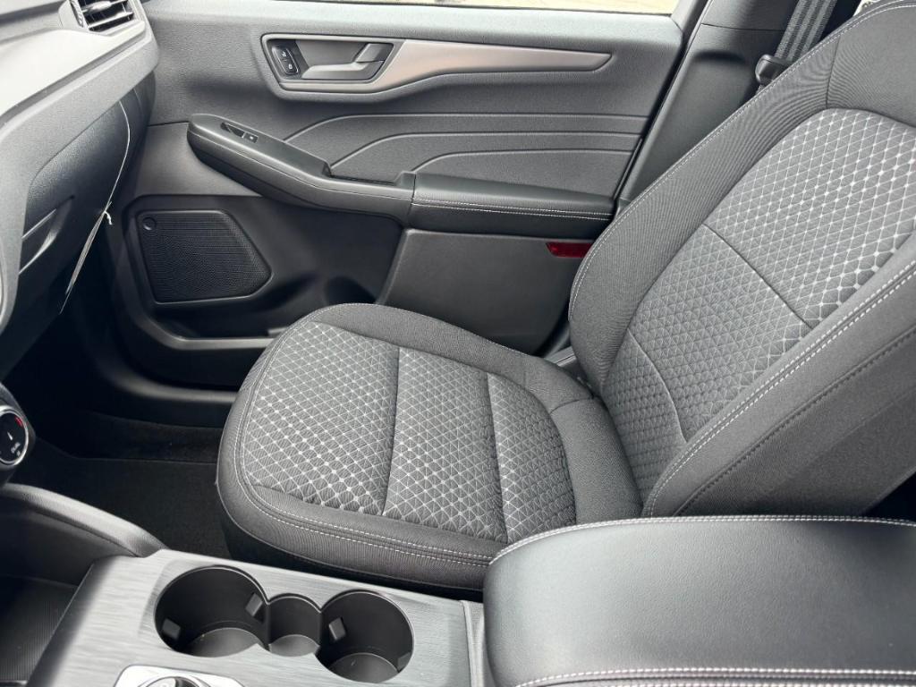 new 2025 Ford Escape car, priced at $29,875