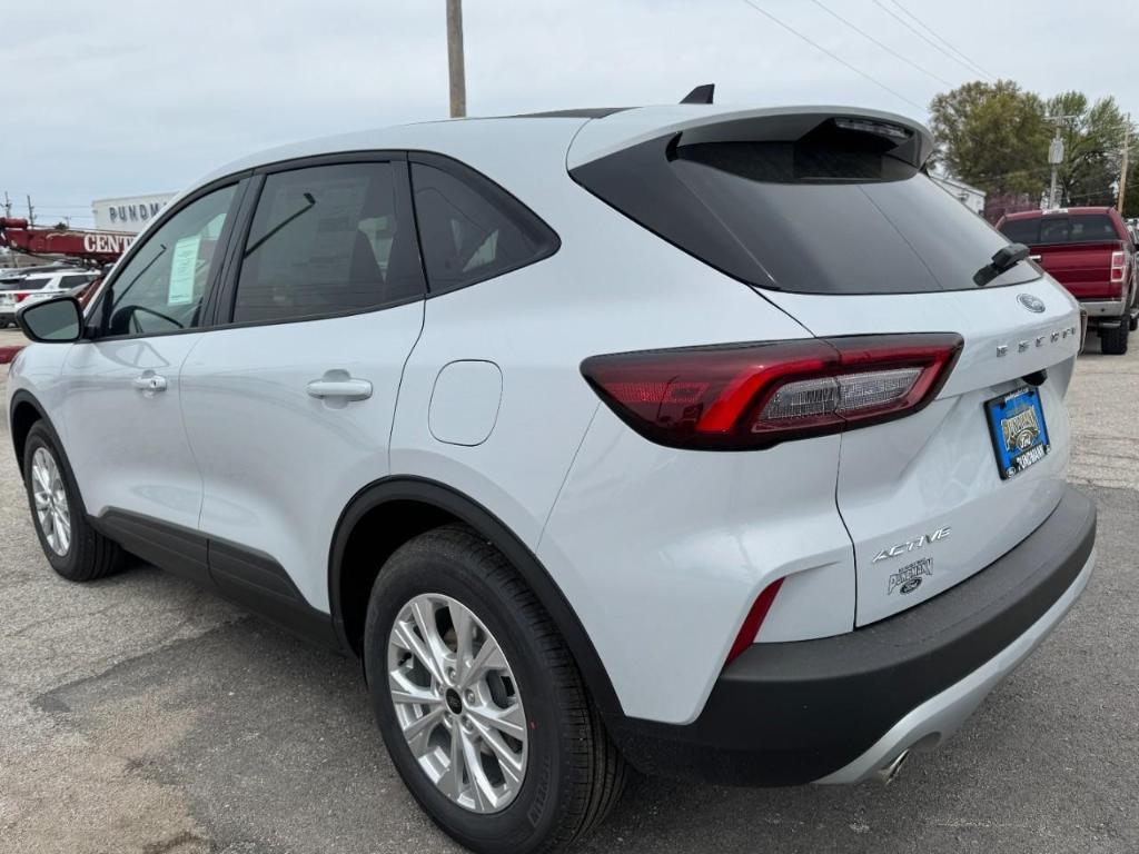 new 2025 Ford Escape car, priced at $29,875