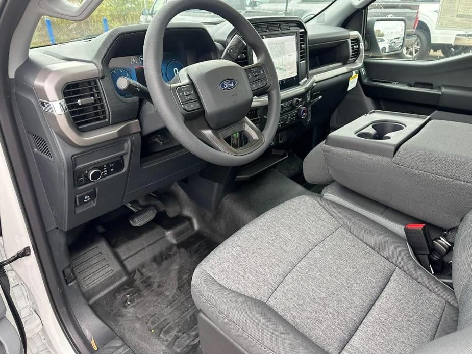 new 2024 Ford F-150 car, priced at $33,690