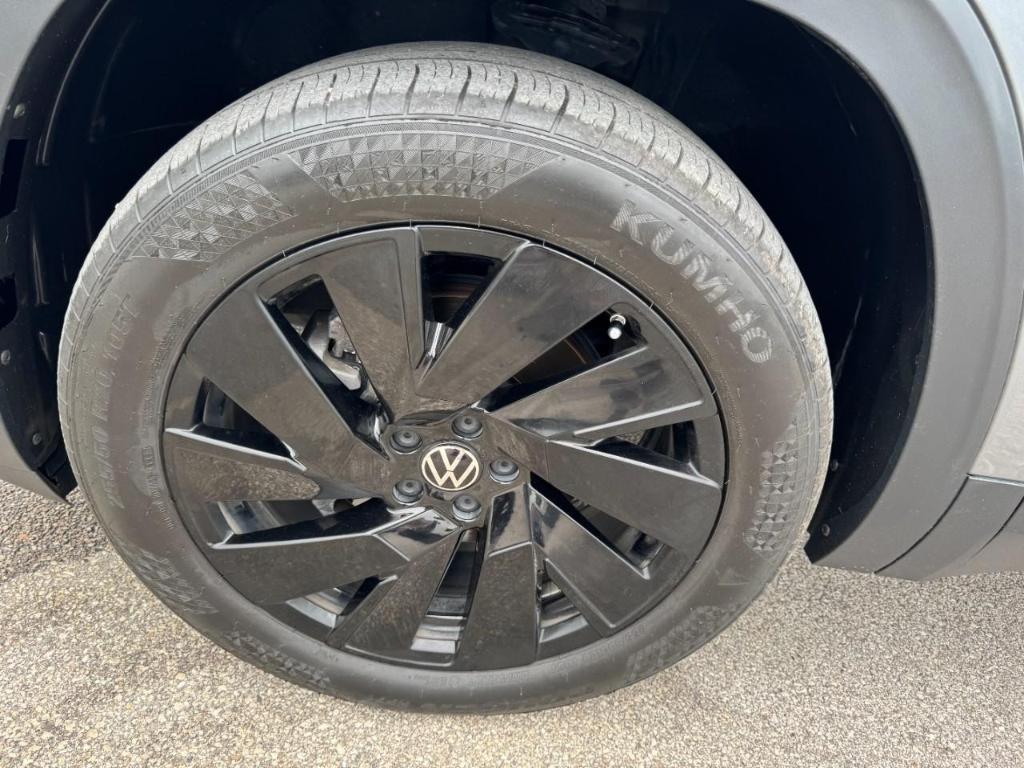 used 2024 Volkswagen Atlas Cross Sport car, priced at $36,990