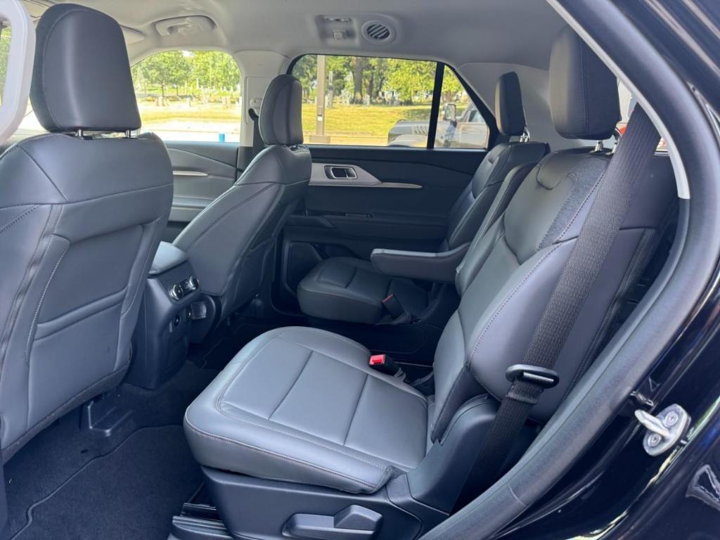 new 2025 Ford Explorer car, priced at $41,851