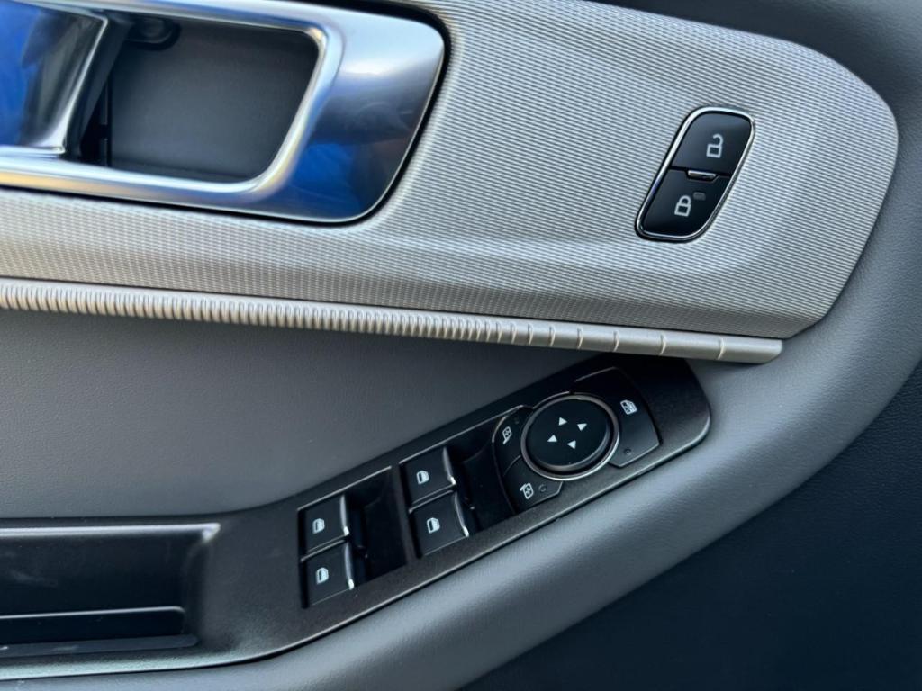 new 2025 Ford Explorer car, priced at $41,851