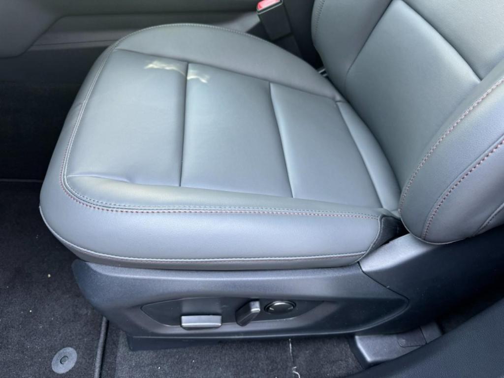 new 2025 Ford Explorer car, priced at $41,851