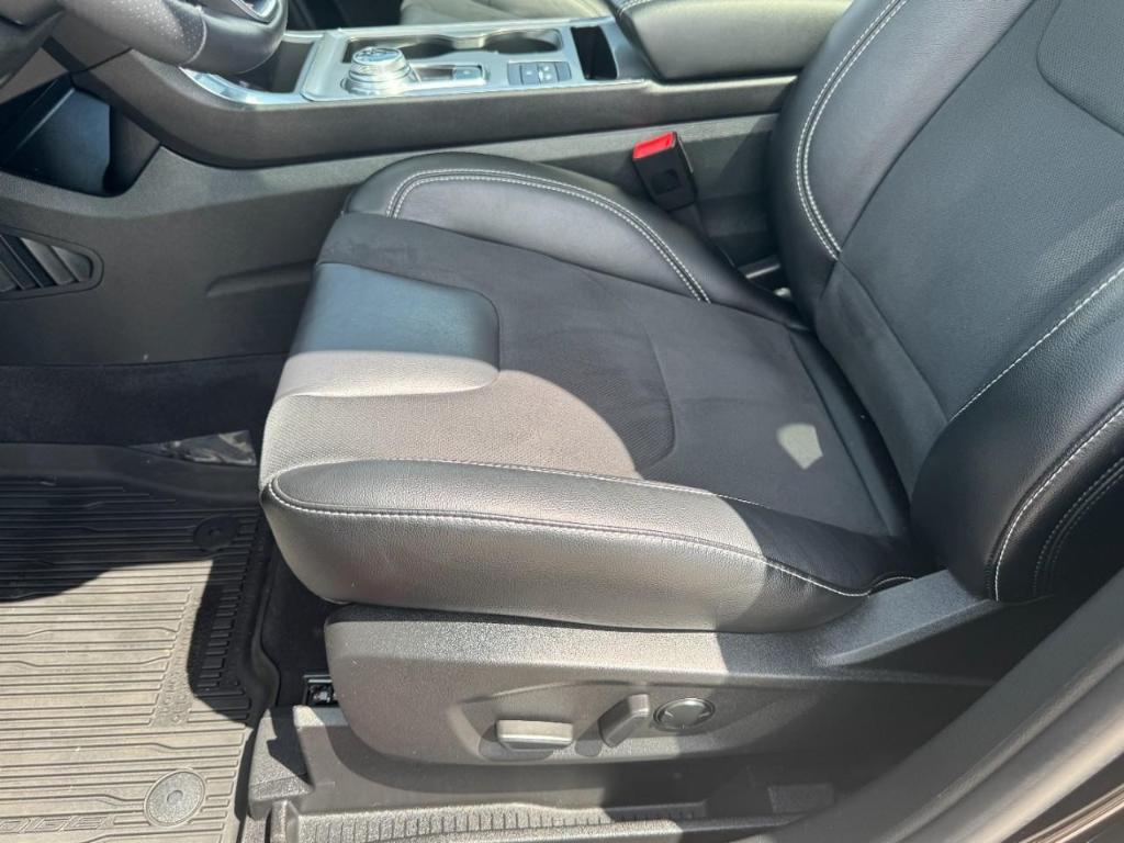 used 2024 Ford Edge car, priced at $41,990
