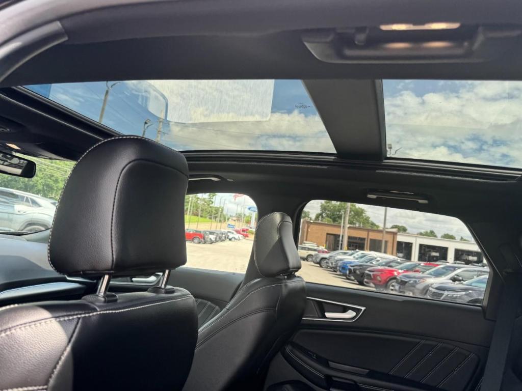used 2024 Ford Edge car, priced at $41,990