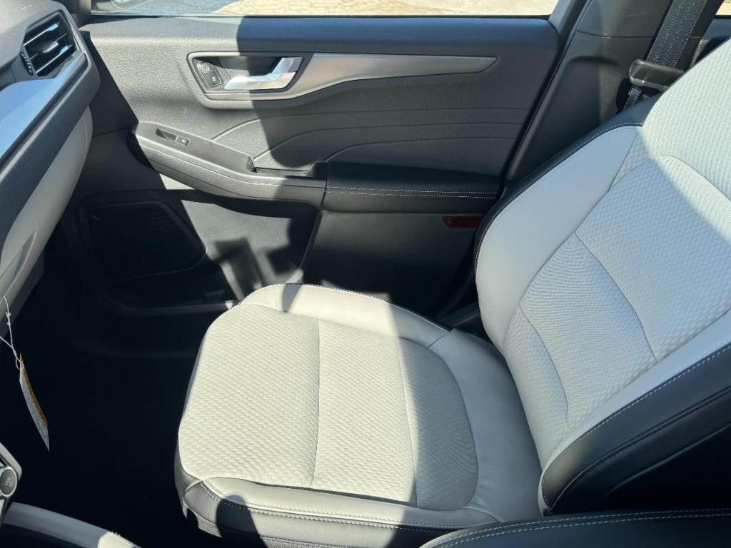 new 2025 Ford Escape car, priced at $35,123