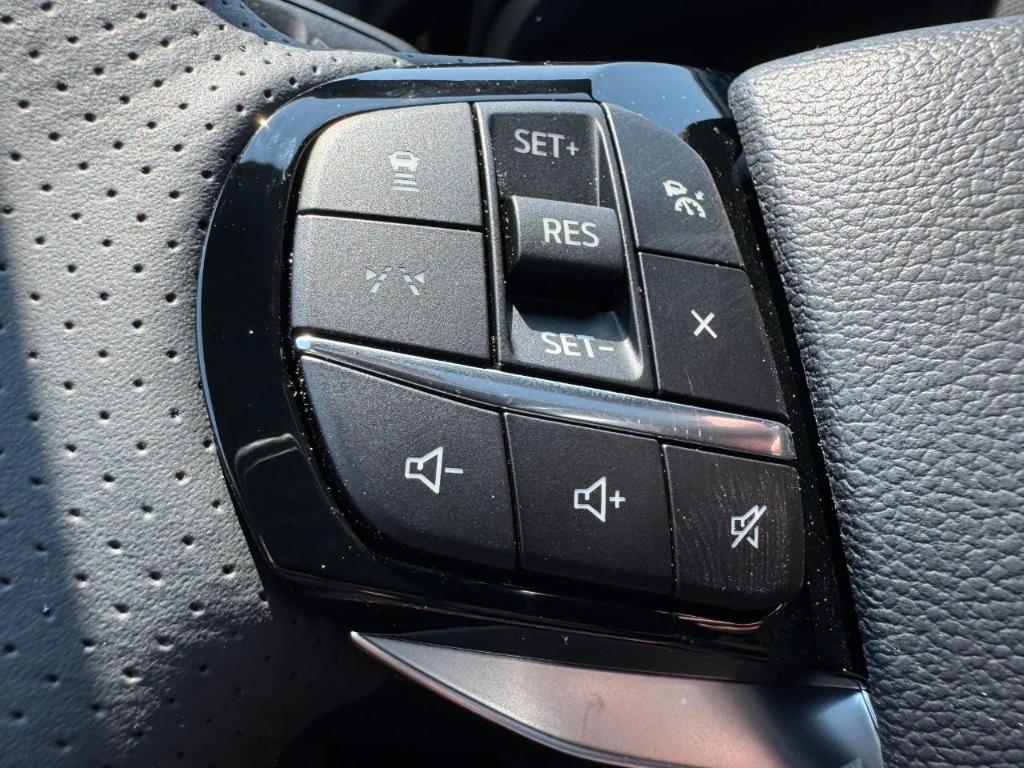 new 2025 Ford Explorer car, priced at $50,140