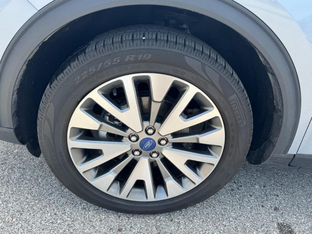 used 2022 Ford Escape car, priced at $22,913