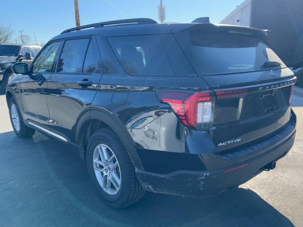 new 2025 Ford Explorer car, priced at $39,450