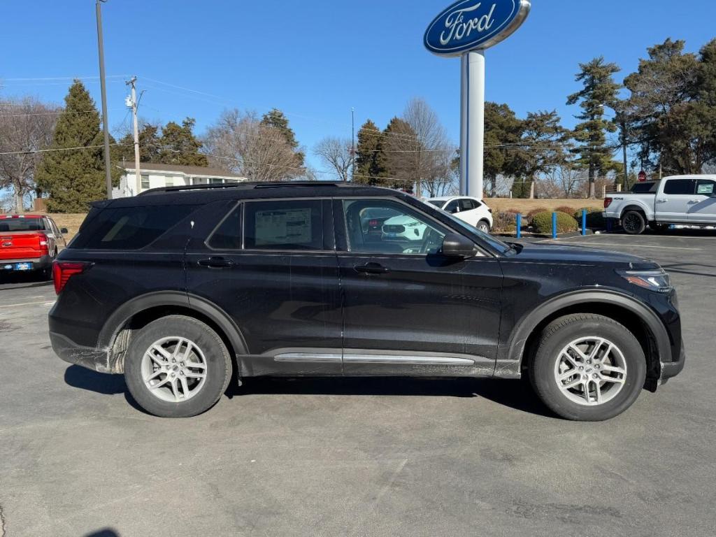 new 2025 Ford Explorer car, priced at $39,450