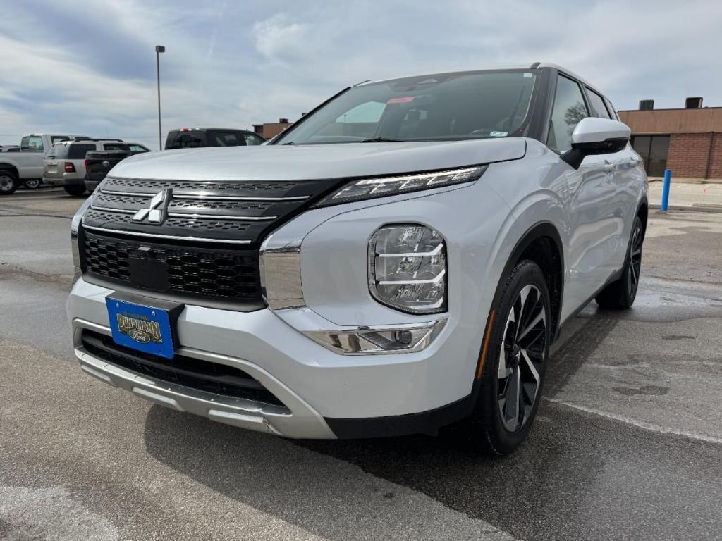 used 2023 Mitsubishi Outlander car, priced at $24,610