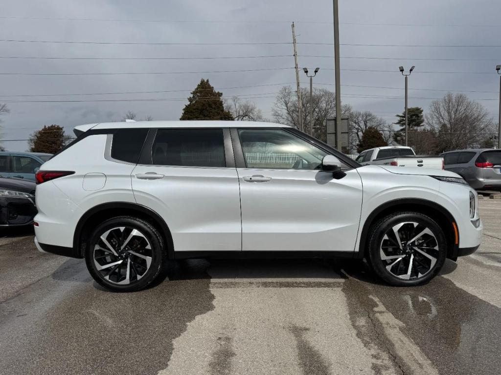 used 2023 Mitsubishi Outlander car, priced at $24,610