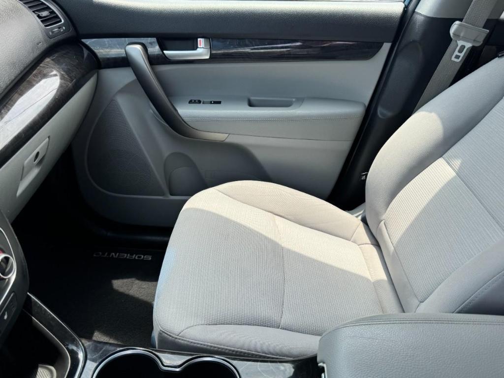used 2014 Kia Sorento car, priced at $12,990