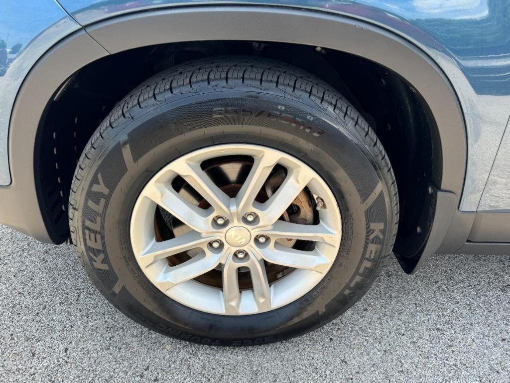 used 2014 Kia Sorento car, priced at $12,990
