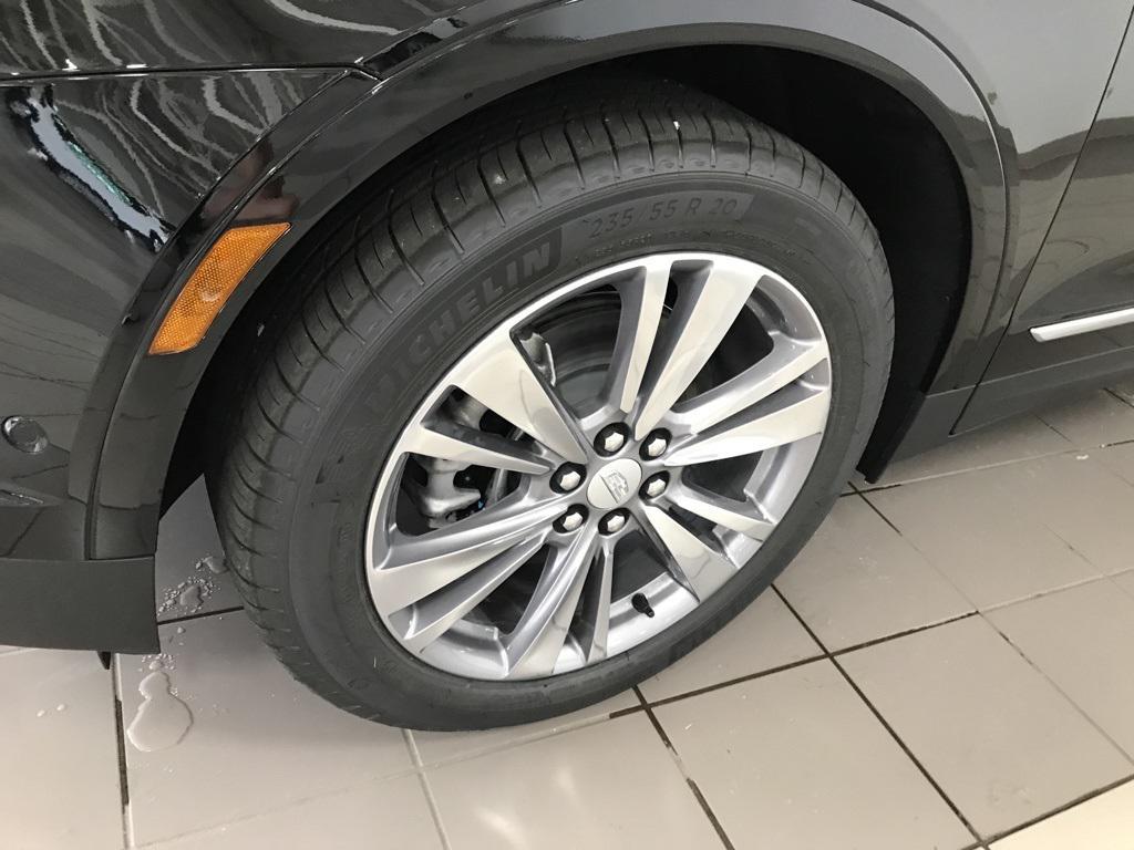 new 2025 Cadillac XT5 car, priced at $55,043