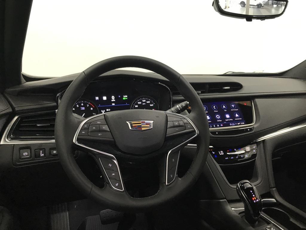 new 2025 Cadillac XT5 car, priced at $55,043
