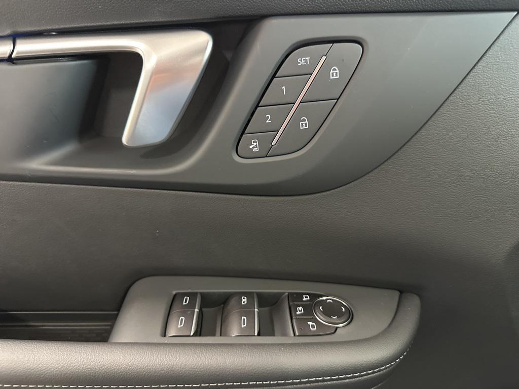 new 2025 Buick Enclave car, priced at $53,275